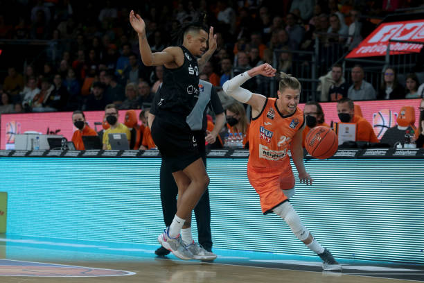 也是日本足 也是日本足